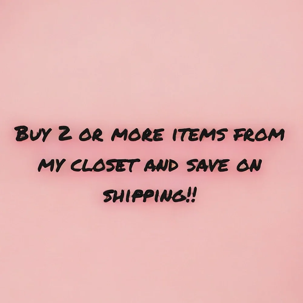 Fuzzy pink‎ makeup bag with maroon zipper pull and inner lining IPSY